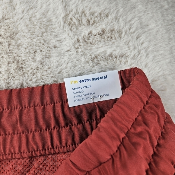 Old Navy High-Waisted StretchTech Water-Repellent Shorts Fired Clay BNWT - Picture 12 of 16